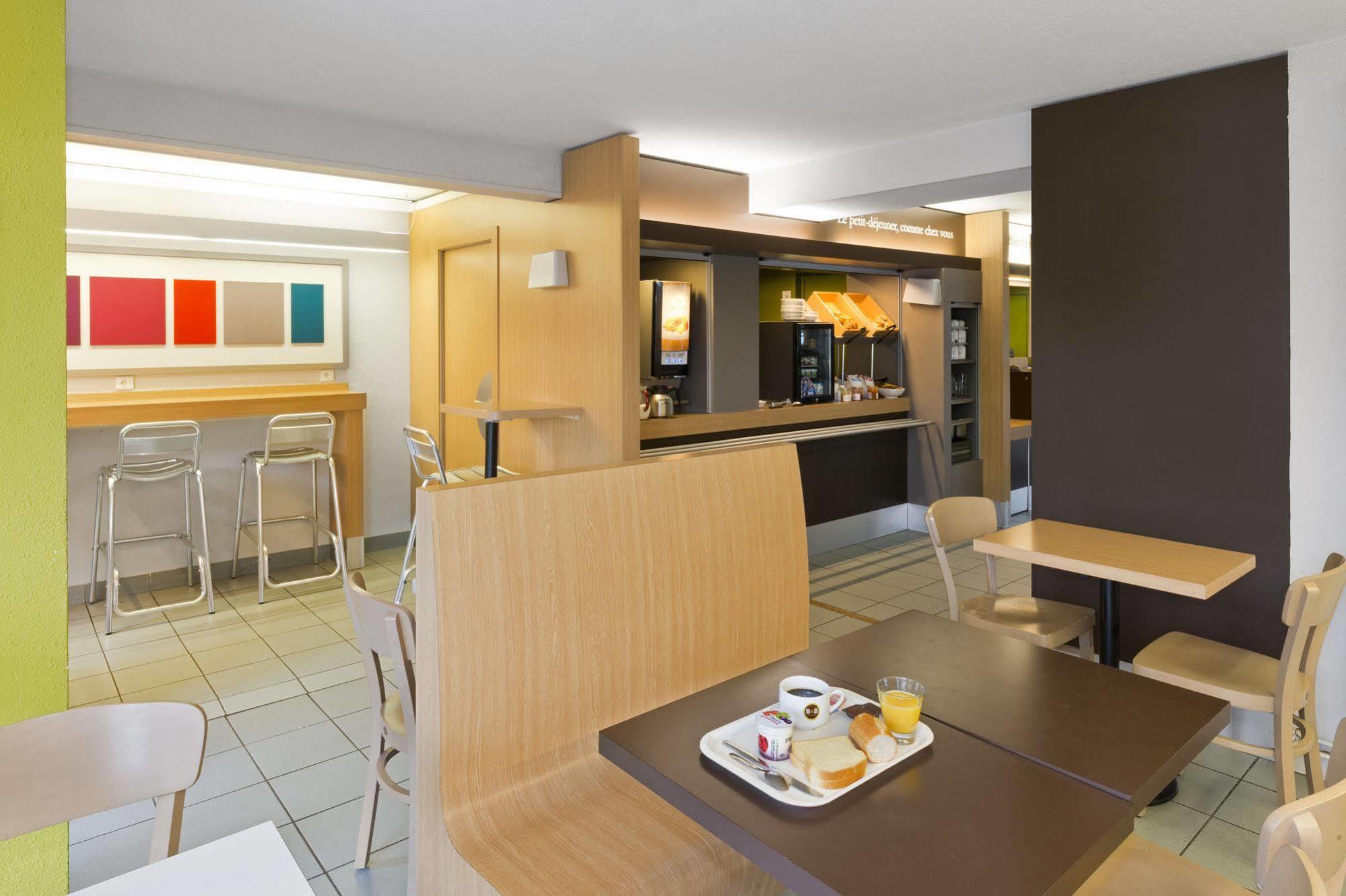 B&B Hotel Morlaix Saint-Martin-des-Champs  Bagian luar foto